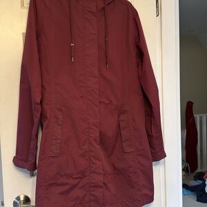 Waterproof β taped seams three-quarter jacket with hood in burgundy size US 14